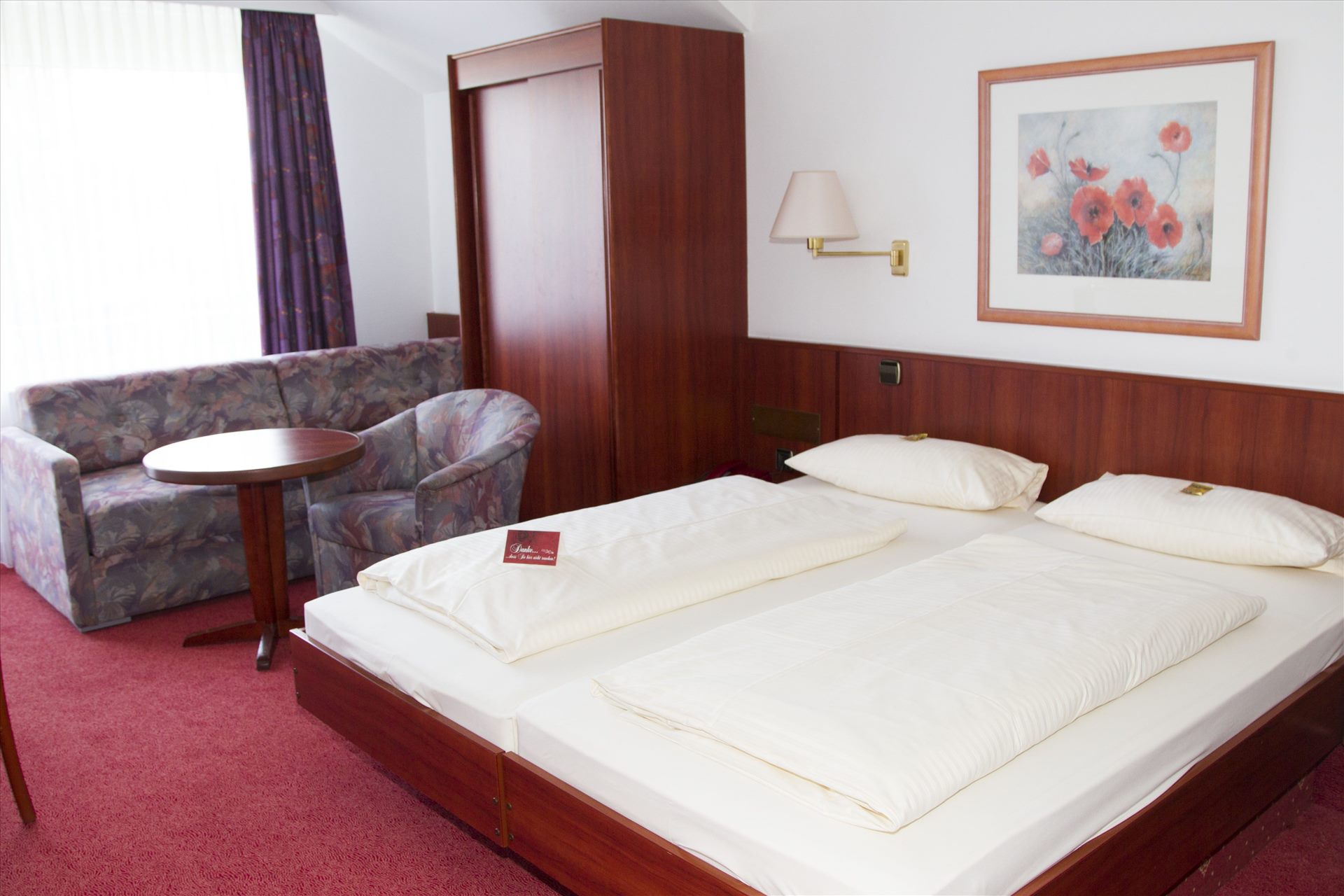 Multi-bed family room